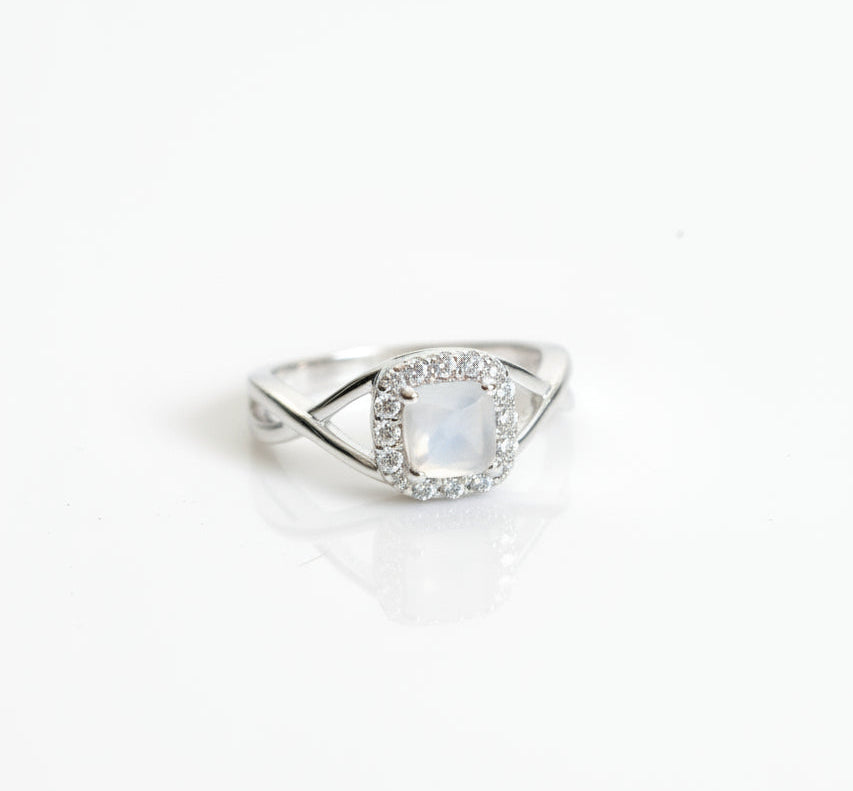 White Natural Mother of Pearl Sterling Silver Ring - view 5
