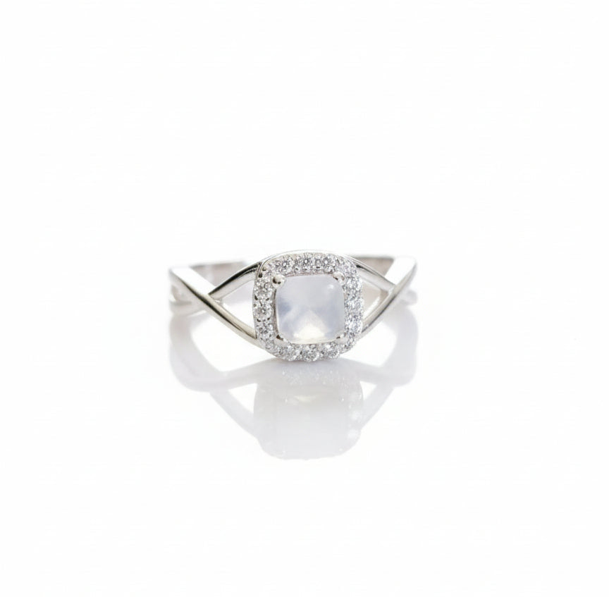White Natural Mother of Pearl Sterling Silver Ring - view 3